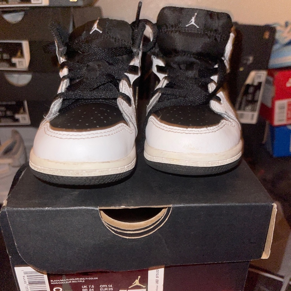 Boys Jordan 1 mid 8c